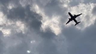 Watching Planes Fly Over The Potomac River Into Dulles Airport In DC