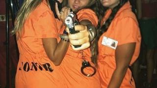 COTAS PARA PRESIDIÁRIAS TRABALHAREM!