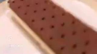 Walmart's Ice Cream Sandwiches Don't Melt - What kind of crap are they feeding us