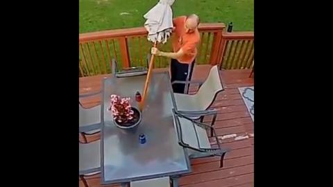 He started to question his entire life - Listen for the hissing scratch in the tempered glass