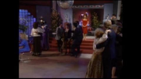 Simps when a mid enters the room