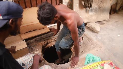 How Sewer Diving Became One Of The Most Dangerous Jobs In India and Pakistan Risky Business