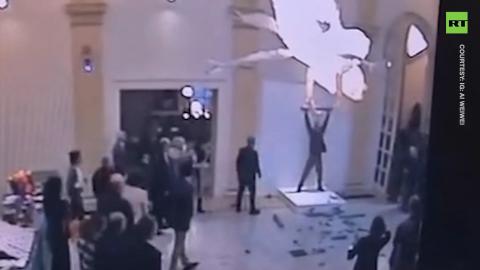 Serial vandal destroys porcelain sculpture at Italian art show opening
