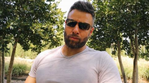 2 Tips To Make Approaching ANY WOMAN Fun And Easy (never awkward)