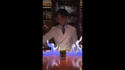 Awesome bartender 😎😎