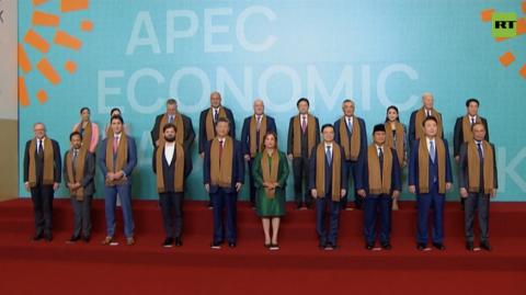 Help Dora find Biden: POTUS (for some more time) placed in farthest corner of APEC summit family photo