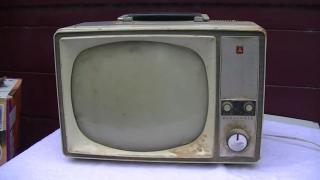 Shango066 Resurrects a Panasonic AN14 Black and White CRT TV from 1962!