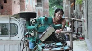 Genius girl repairs 30kw generator set smashed by stone