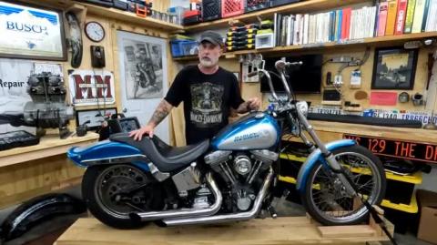 Installing a 59 Dollar Knock Off Constant Velocity Carburettor On a Harley Davidson Softail Just for Fun
