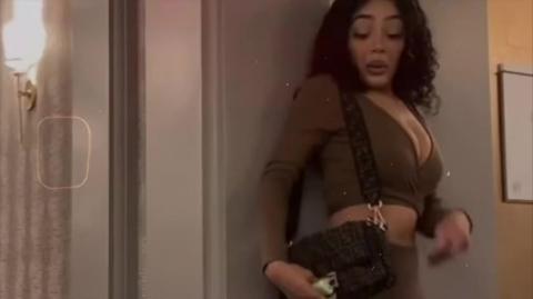 304 Tok Is Teaching These Women NOT To Shower Just Wipe Down With Witch Hazel