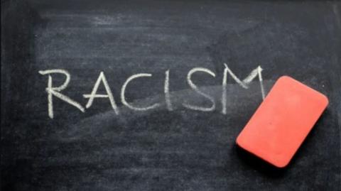 Racismo!