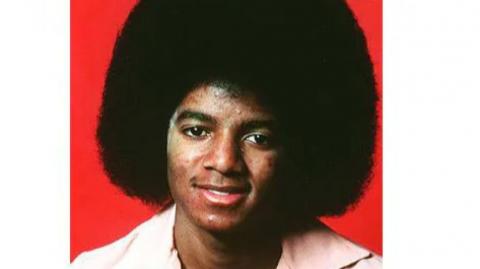 THE TIME A FAN HANDED A BLACK PILL TO MICHAEL JACKSON