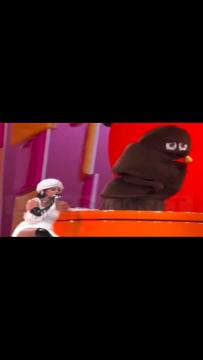Katy Perry Sings a Duet With a Giant Turd at Her Concert