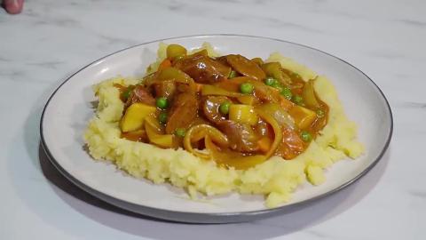 AUSSIE CURRIED Sausages and Mashed Potatoes - Made Like an Aussie Nan Would