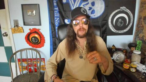 Trump Plans a UFC Fight at the White House HAHAHA