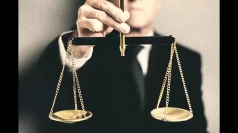 Estudantes de Direito não têm caráter e a casta jurídica não passa de cadela do Poder político