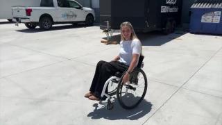 It comes with wheels and no GREEN hair - AND that is a really GOOD wheel chair.