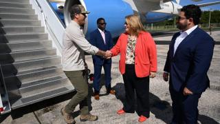 Secretário da Guerra de Trump vai a Porto Rico para operações militares (08/09/2025 - PH Vox)