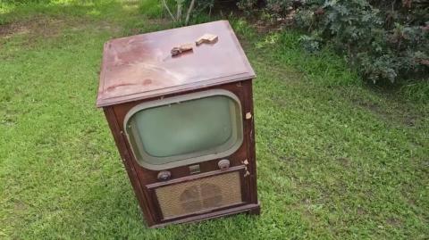 1952 Motorola 21K1 TS351 Television Console Analysis