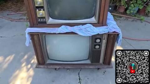 shango066 - 1966 Motorola Color Tube Television Analysis