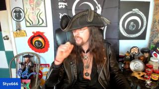 Monday LIVE: News, Bantz, Food!