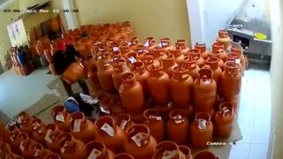 snuff film? catch this guy!