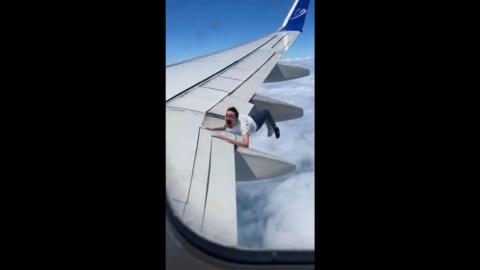 HELP IM ON THE PLANE