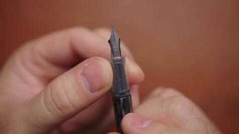 Refilling the Disposable Pilot Varsity Fountain Pen