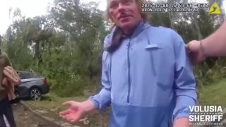 Guy teleports and cops save him from the aliens