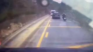 LIVING - LIVING - LIVING - DEAD - LANDSLIDE IN REAL TIME