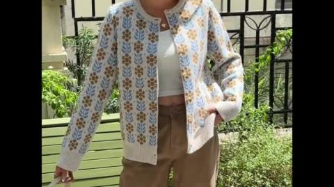 Luxurious Women's Floral Jacquard Cardigan - Elegant Knitted Button Collar