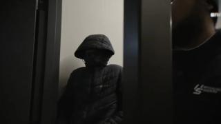 Pro Somali Rioters Attacked on ICE Hotel in Minneapolis – They Learned the Hard Way!