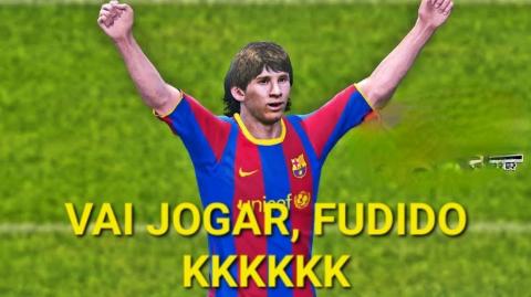 CRENTE CHATO E POBRE JOGANDO PES KKKKK