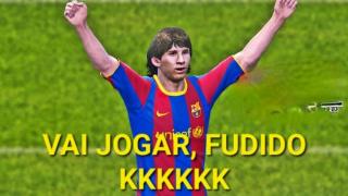 CRENTE CHATO E POBRE JOGANDO PES KKKKK