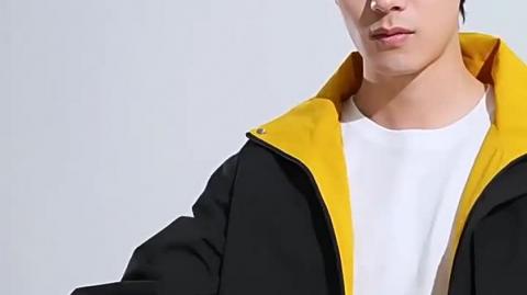 Men’s Lightweight Hooded Jacket – Casual Windproof Zip-Up for Everyday Wear