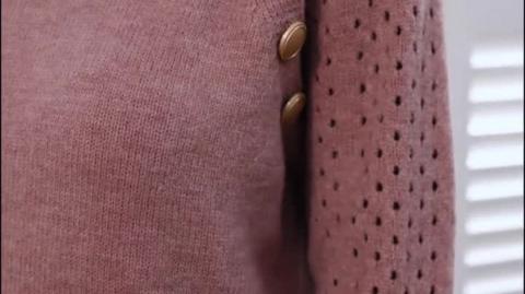 Women’s Long Sleeve Crew Neck Sweater with Lace Detail – Elegant Casual Knit Top