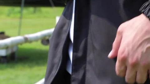 Men’s Lightweight Hooded Windbreaker – Casual Outdoor Jacket for Hiking & Fishin