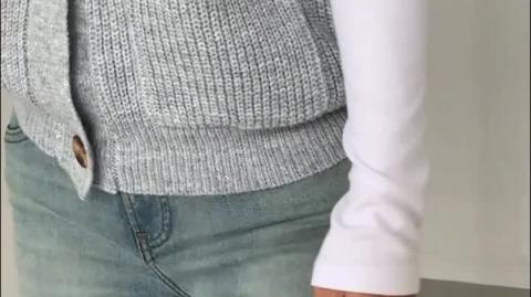 New Solid Color V-Neck Cardigan Vest with Pockets – Stylish & Versatile Casual Layering Piece