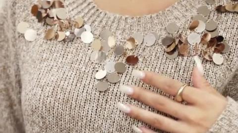 Fashionable Elegant Sequin Sweater – Women’s Long Sleeve Knit with Crew Neck, Stylish & Chic Look