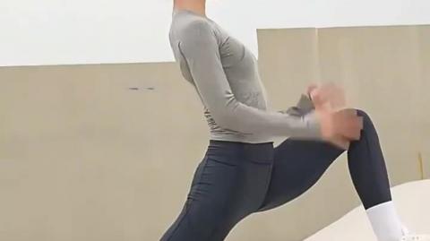 Slim fit long sleeve sports T-shirt for active lifestyle