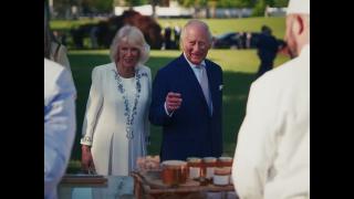 Their Majesties join POTUS & FLOTUS for a tour of the newly unveiled White House Beehive