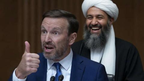 Senator Chris Murphy Roots for Iran on Twitter