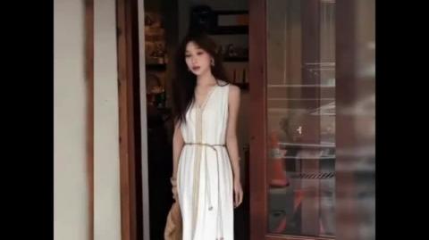 Chic Sleeveless A-Line Maxi Dress with Elegant Gold Trim