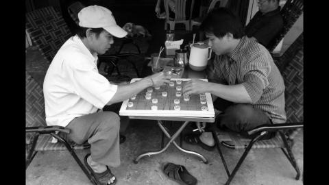 Introduction to Chinese Chess (Xiangqi) How to Play - Rick Knowlton - Ancient Chess ( Excellent Game )