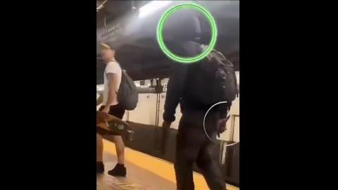 Diverse knife attacker gets skateboard to his head