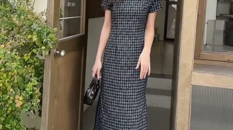 Modern Qipao Elegance with a Fresh Contemporary Spirit