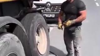 I have seen a guy pull big earth moving tyres off rims in like 30 seconds