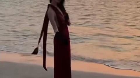 Premium Elegant Evening Dress with Sequin Halter Top and Satin Mermaid Skirt