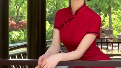 Elegant Women's Short Qipao Dress with Mandarin Collar and Traditional Chinese Style