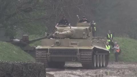 🇩🇪 Tiger Tank 131 Sounding Great In The Mud and Rain